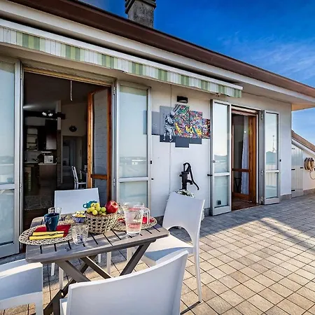 アパート Il Terrazzo Sul Tramonto *